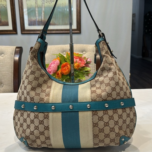 Authentic Gucci Horsebit shoulder bag - Picture 3 of 15